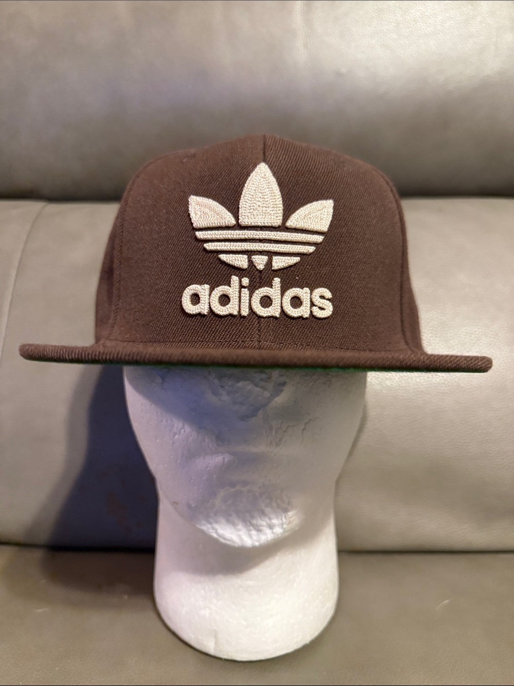 adidas Brown Flat-Brim Trefoil Cap with “vintage Cream Logo”
OUT OF STOCK!